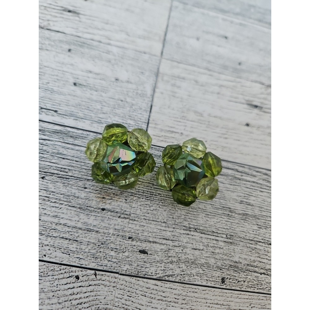 VTG WEST GERMANY GREEN FACETED Beaded CLUSTER CLIP-ON  EARRINGS  3/4"